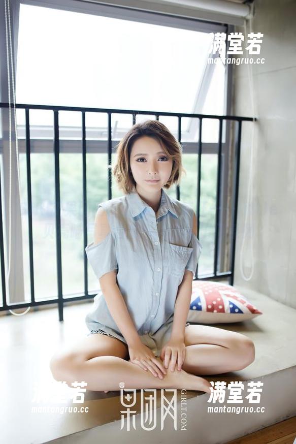 GIRLT果团网-little贝壳喵 GIRLT果团网 - 连体衣也疯狂——little贝壳喵写真合集:死活不出门系列
