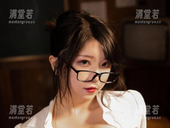 跟Leah梓未的灰丝cos说Hi，资源在等着你，把它们都带回家！