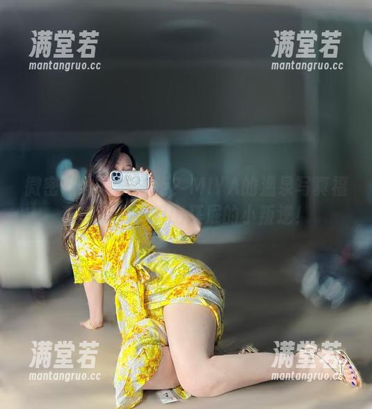微密圈 - 谁能抗拒？MIYA的温泉写真福利，轻松捕捉比基屁的小叛逆！
