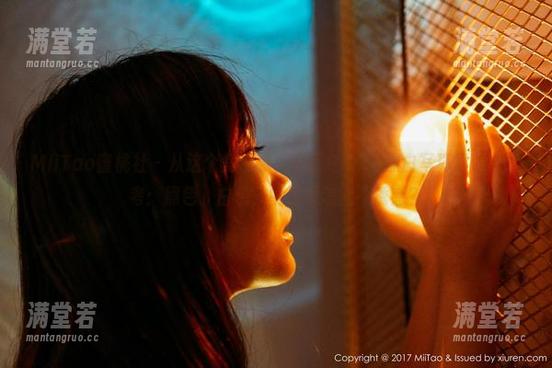 MiiTao蜜桃社 - 从这个角度看，佩琦Pinky黑白写真真让人思考：黑色、白色，中间要怎能不诱惑？