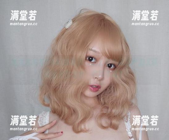高清丝袜与PAKI草莓酱，怎么看都像是严肃又带点俏皮的组合，咋回事呢？