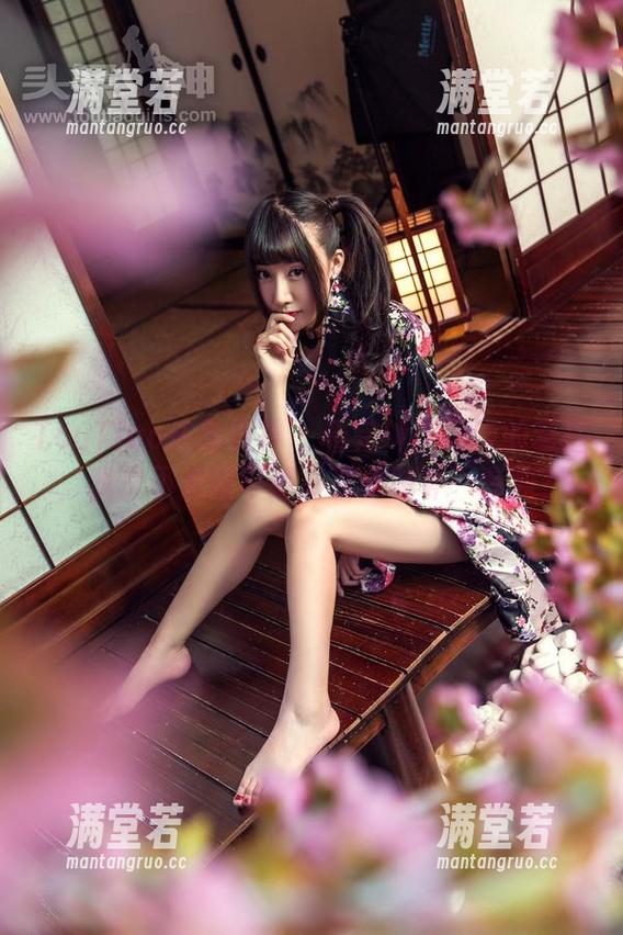 TouTiao头条女神 - 看完神琦泽步的套图，我是不是得申请‘紧急脑补’专利？