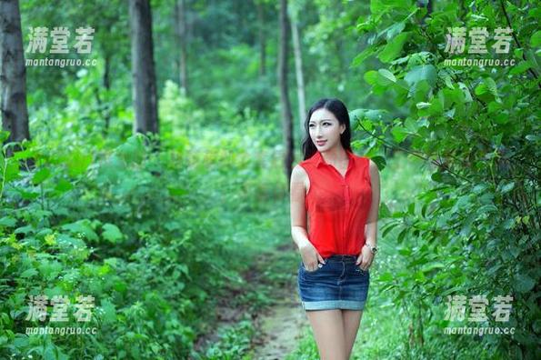 TuiGirl推女郎 - 林萌萌的全套厨房俏丽图片，工作也要美美哒，不信你看！
