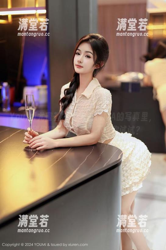 YouMi尤蜜荟-娜娜TINA YouMi尤蜜荟 - 在娜娜TINA的写真里,找到你想要的可爱,不信你试试?