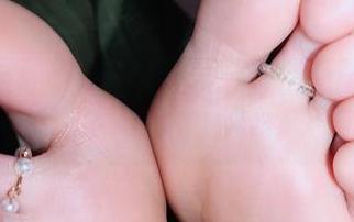 微密圈 – 视频到写真——YuYu超甜丫的微信朋友圈更新了，准备凑热闹吗？