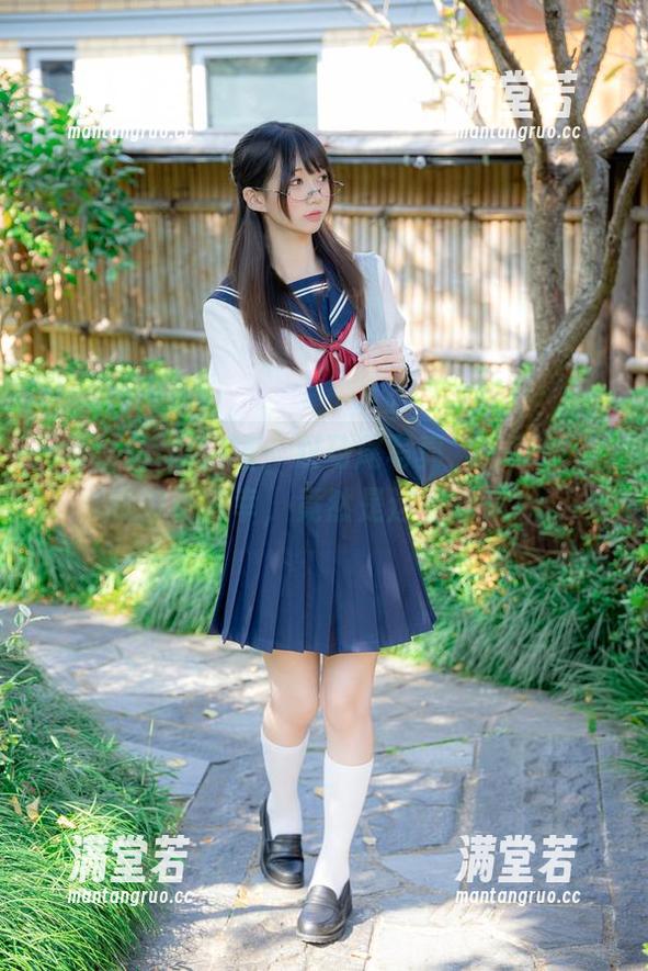 nagisa魔物喵：双马尾写真，分享一下我的小确幸，竟然是这种画风！