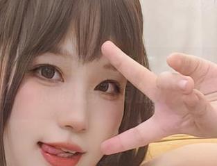 万众瞩目的最新美图：七七娜娜子的2B女仆造型，你能找到不同的开关吗？