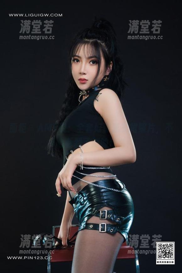 丽柜 - AMY说：全套好评连衣裙照片，不小心看到了别的什么！