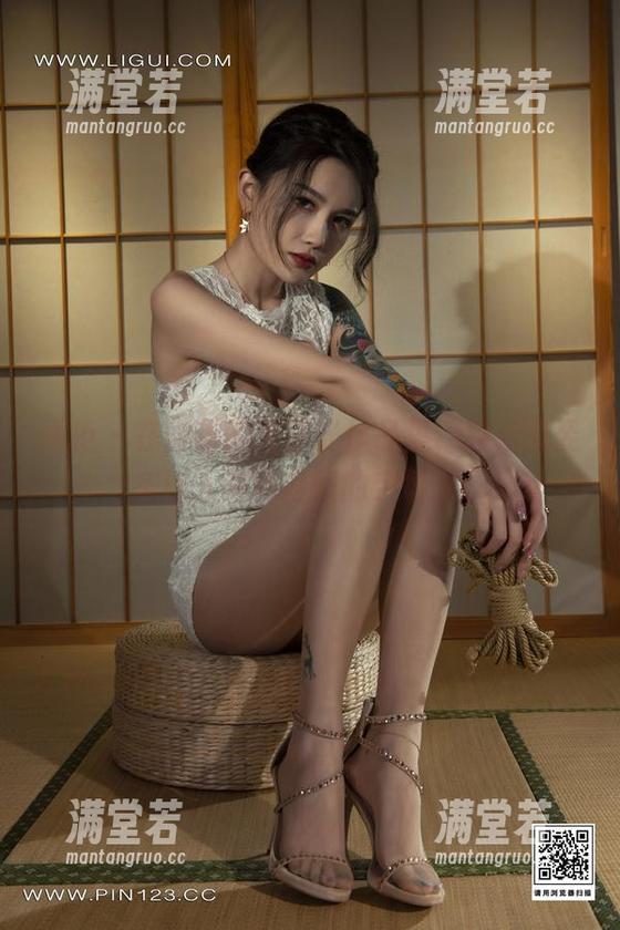 丽柜 - 在甜甜的无圣光作品里，姐姐的姿态让人有种奇怪的亲切感。