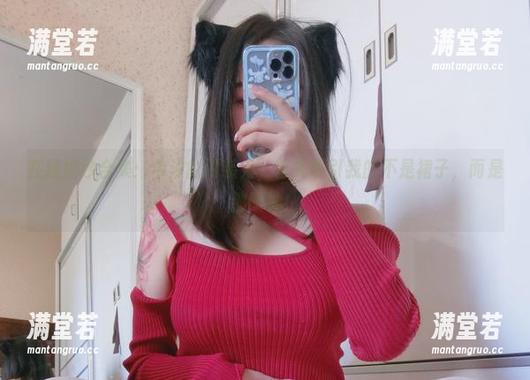 在线婚纱合集：今汐的时装秀，首先吸引我的不是裙子，而是那眼神！