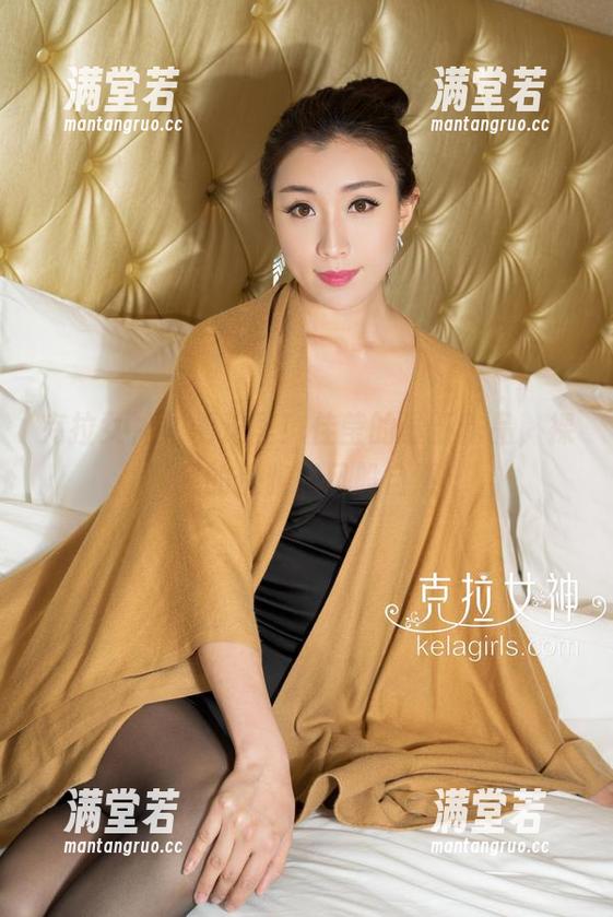 克拉女神 - 看这里！佳莹的最新作品，裸足的优雅如风般自然