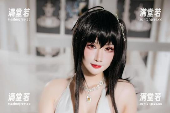 兔胖胖min的制服大冒险，这可不止是简单的套图分享哦！
