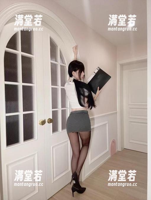 微密圈 - 姐姐的十万口草莓粥粥资源，带你一秒沉迷