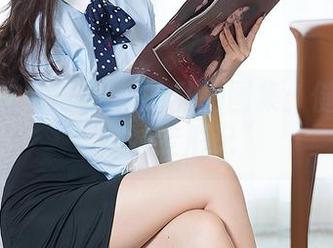 头条女神 – 李丽莎的私拍图集：健身房的“辣妹变形记”