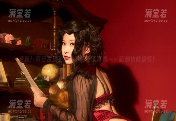 最新！奇行家狗崽给桃子装上了耳机——听蝉也能搞怪！