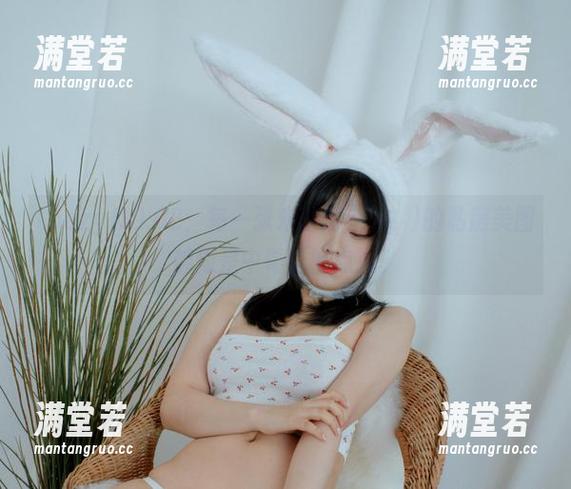 LoozyNO.02：每一张宋哈娜(송하나)的私房美图都像是中毒了的点心。