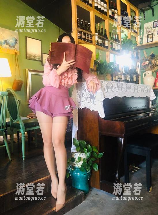 微密圈 - 一组“厨娘”写真，宸大小姐要给你点疯狂的。