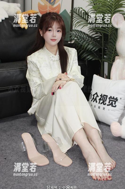 小众视觉-小薯条 小众视觉 - 小薯条的图集:黑丝下隐匿的精选小剧场