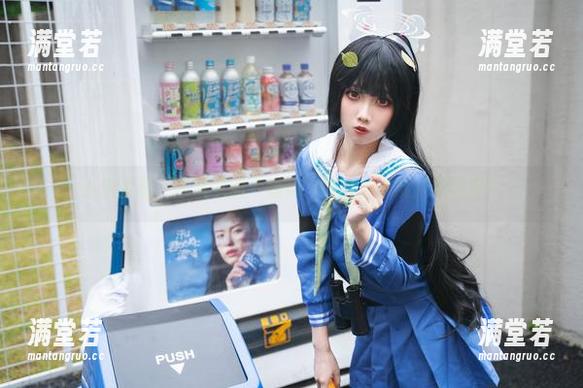 小和甜酒：图集中的“妹妹”演绎，谁说她不够撩？