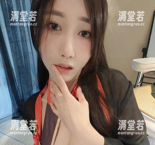 微密圈 - 谁能想到，小玉吃果冻的‘本钱实足’合集这么好，下载前我真没做好准备。