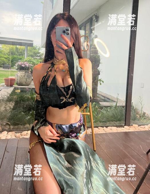 微密圈 - 疯狂戏剧化的小玉吃果冻写真，点击下载保障快乐成双！