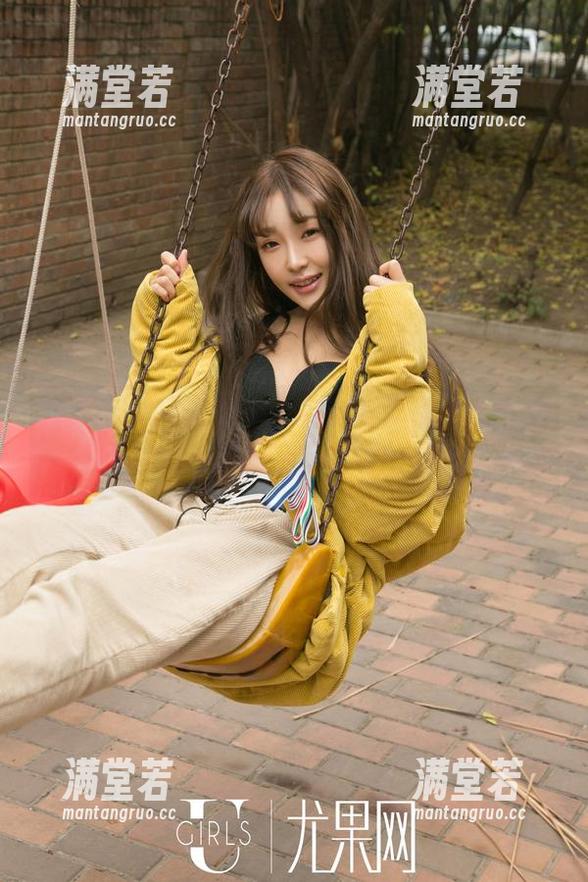 尤果网 - 快来看周于希的制服图集，下载的时候可以自由发挥你的想象！