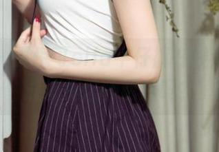 尤果网 – 夏倪可ella牛仔裤在线展览，你能抗拒这种诱惑吗？