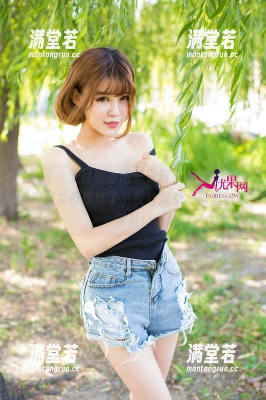 尤果网 - 王翊涵新图集更新中，JK制服穿得我脑袋都要炸了，快给我来个降温的冰淇淋！