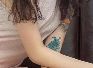 尤果网 – 美替短裙精选：这一身爱意满满却又无意间犯规