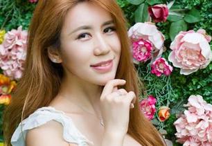 尤物馆 – FoxYini孟狐狸的白裙套图，居然让我沉迷于这种简单的小清新～