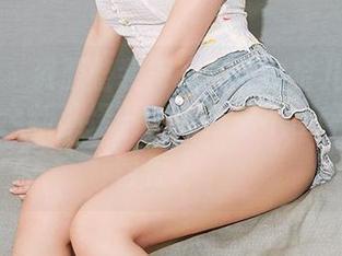 尤蜜荟 – 资源整装待发！黄金宝儿的思春少女，全新演绎——让人忍不住想要“按暂停”。