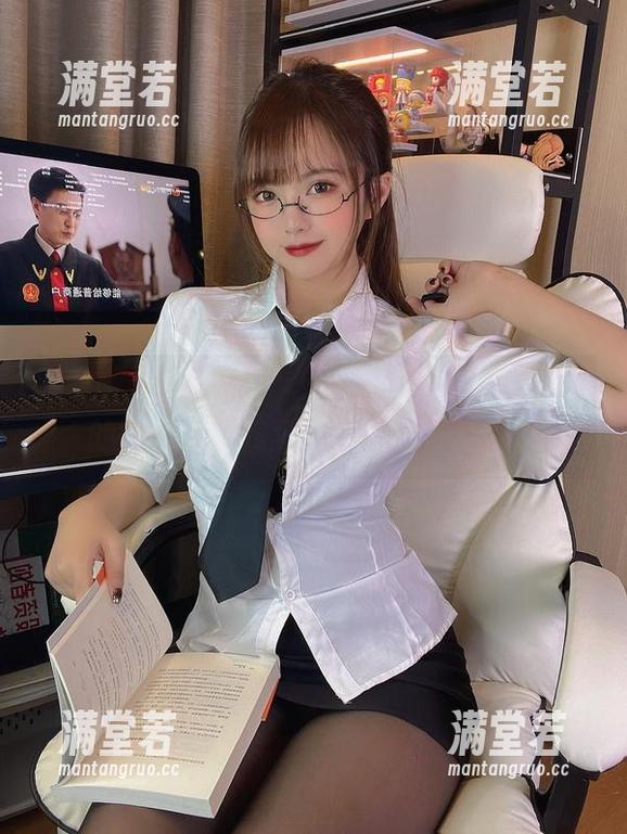 微密圈 - 翻滚吧，老板指令！张思允nice的图包，让我忍不住想多看几眼。