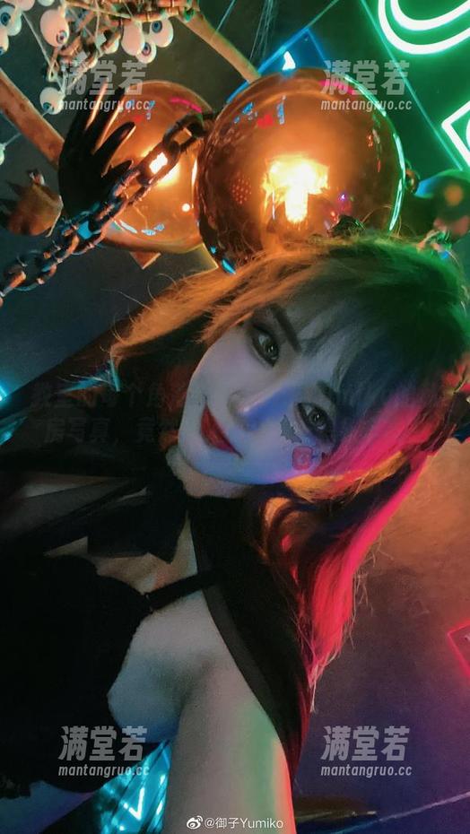 教室的每个角落都藏着御子Yumiko的私房写真，竟然让人有点……想象丰富？