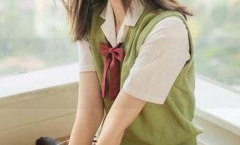 念雪ww的OL系列：看她是一位职场女神还是只会泡咖啡