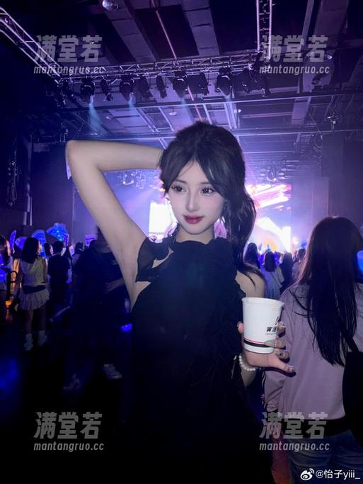 原图直击！你以为樱花只有那股淡淡的香？不，怡子yiii让你忘不掉