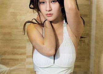 推女郎 – 全套写真中的曾水美足：我就是想多看几眼，不然不行！