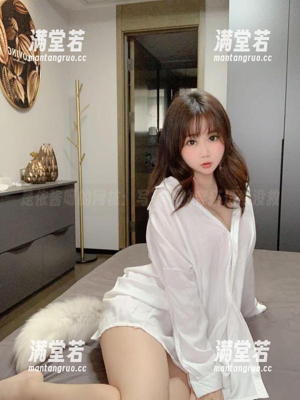 是依酱呀的网袜：写真中的穿搭仍然没救