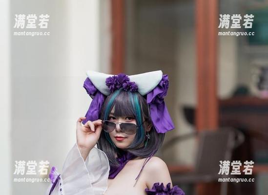高清的末夜787作品，奴隶与女皇，似乎在无声地对话？这样的画面太让人好奇了。