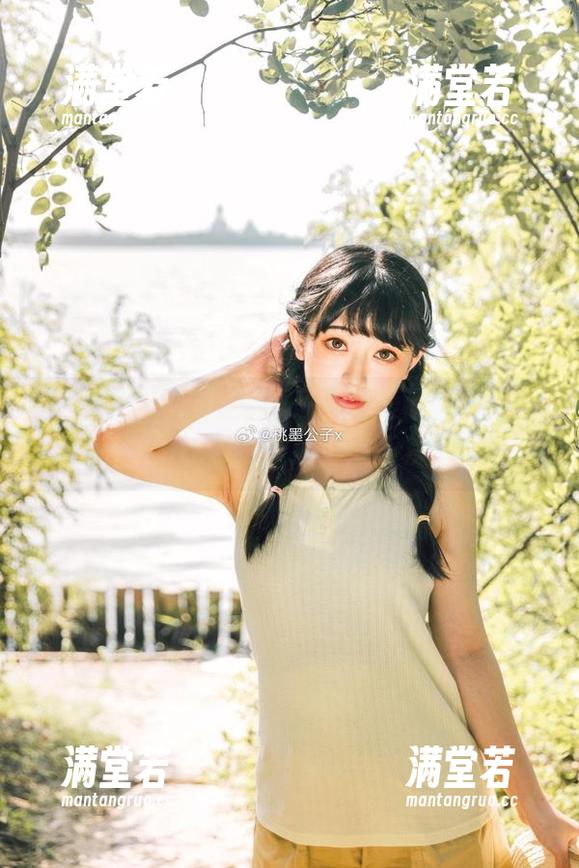 比基尼写真：桃墨公子的“表面”等级意识，不让人一试怎么敢下决心。