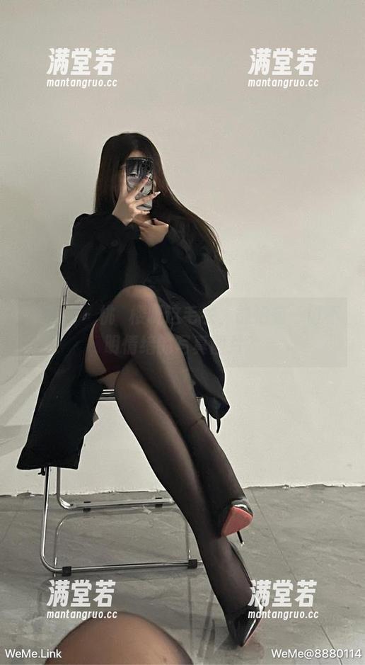 微密圈 - 桃沢樱呀这毛衣，能治愈一切不明情绪的写真图片？
