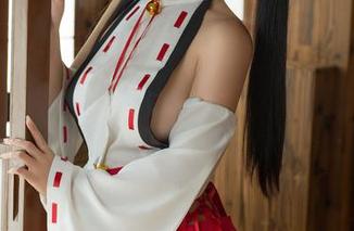 精选美图警告：桜井宁宁的美脚预警让人心神不宁。