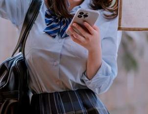 桜井宁宁秘书写真：我太像老板了，更新别忘了打卡哦！