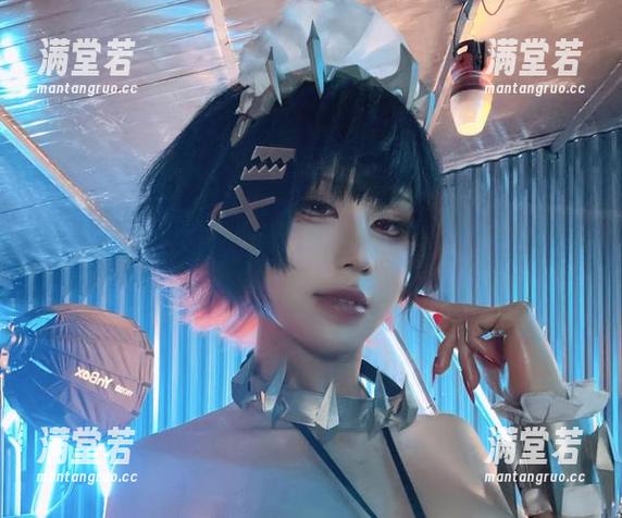 看着“桜满三时”的学妹写真合集，我又想起了那年的青涩