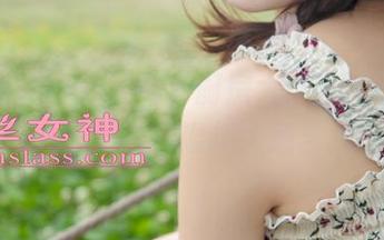 梦丝女神 – 乔儿的“厨房大冒险”——免费原图大拿，看看谁把大葱当武器了！