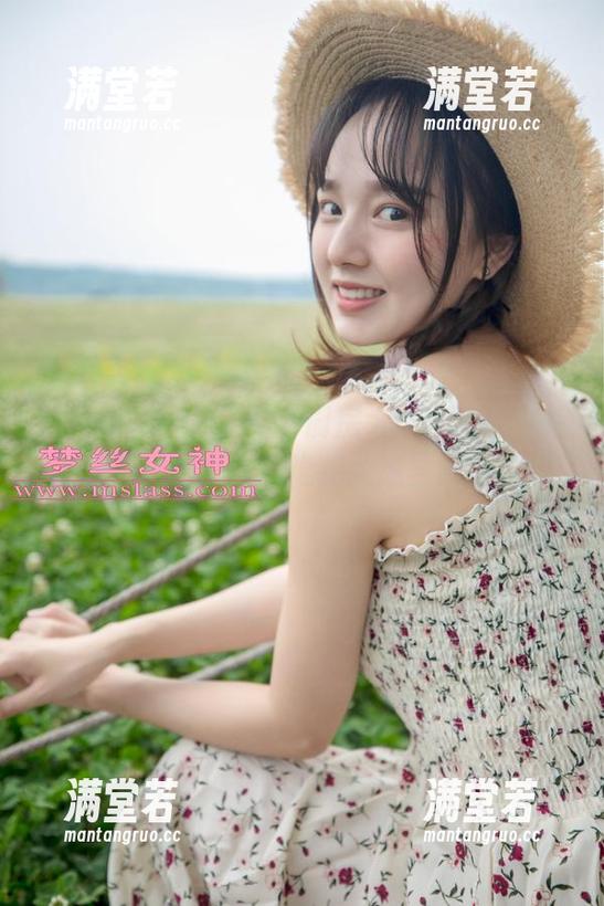 梦丝女神 - 乔儿的“厨房大冒险”——免费原图大拿，看看谁把大葱当武器了！