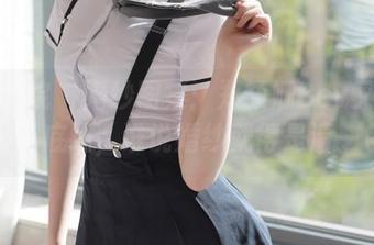 模范学院 – 婚纱图集：郑颖姗Bev又一次突破了底线，谁说婚纱就得是清一色？