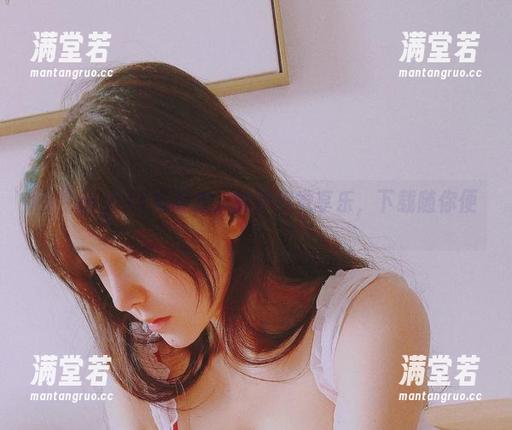樱晚gigiJK写真集，纯粹视觉享乐，下载随你便。