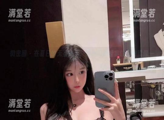 微密圈 - 在夏日的无圣光下，沈汝凡超哇塞的图包就像一杯冰饮