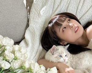 泥泥汝真的是个宝，看她的写真，等待总是那么甜。