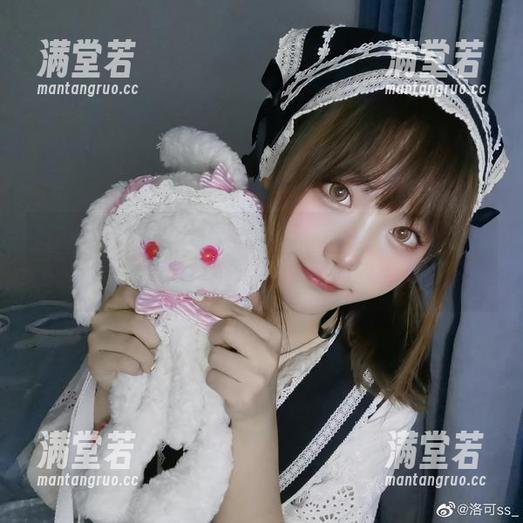 在洛可ss的校园精选中，我想问，是否鲜花盛开阻挡了我的视线？